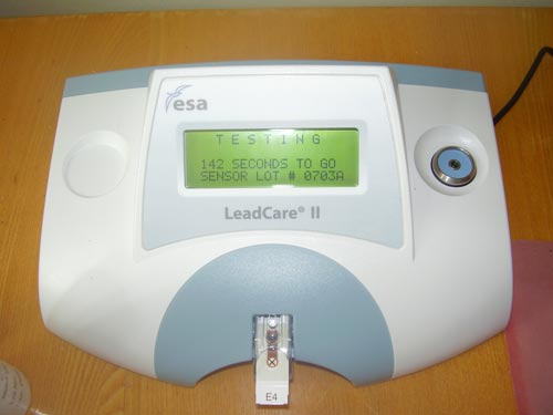 прибор для анализа крови на свинец - LeadCareII, подаренный дальнегорской больнице институтом Блэксмит в 2007 г.